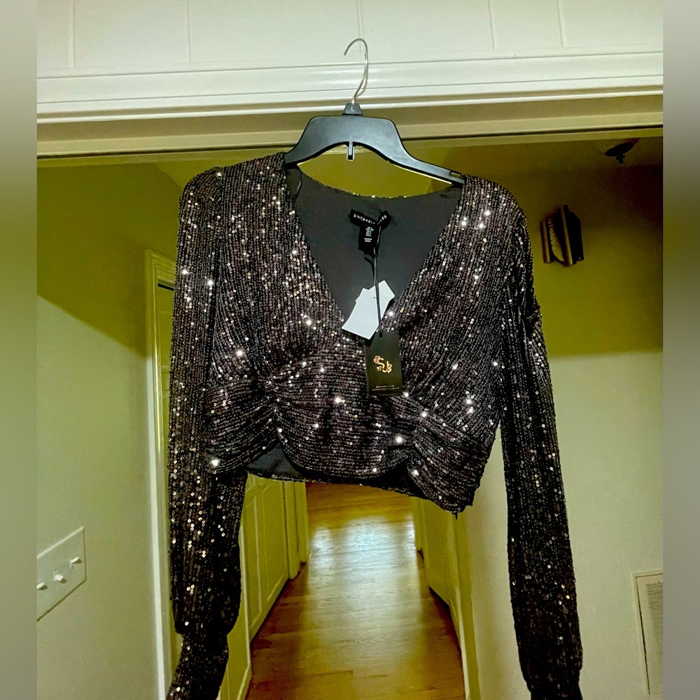 Cropped sequined top